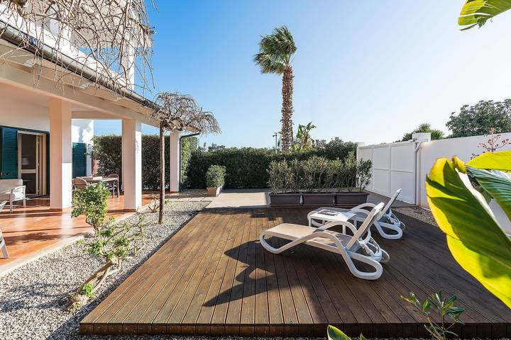 Casa vacanza per 5 persone, con giardino a Marzamemi