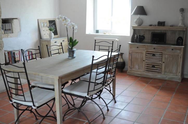Location de vacances pour 2 personnes, avec jardin ainsi que piscine et vue à Champagne-et-Fontaine - 4
