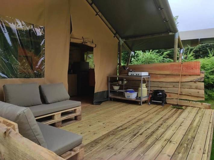 Tente pour 5 personnes, avec jardin et piscine dans Allier - 4