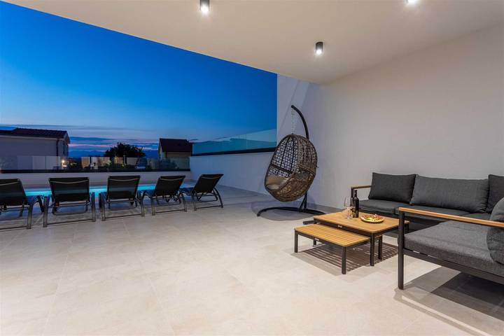 Villa pour 8 personnes, avec vue sur l’océan et piscine ainsi que vue et jardin à Klimno - 4