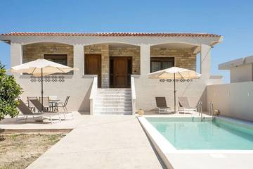 Ferienhaus für 6 Personen, mit Pool und Garten sowie Balkon in Afantou