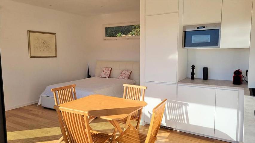 Gîte pour 2 personnes, avec vue ainsi que balcon et jardin dans Île du Levant - 2