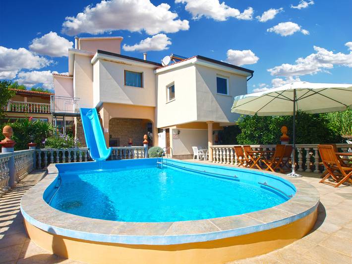 Ferienwohnung für 4 Personen, mit Terrasse und Pool - 1