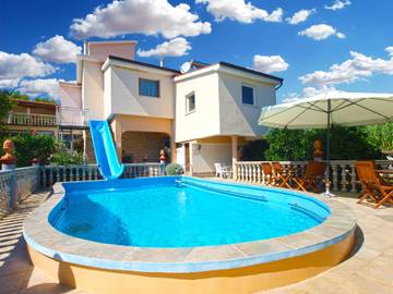 Ferienwohnung für 4 Personen, mit Pool und Terrasse in Pula-Medulin