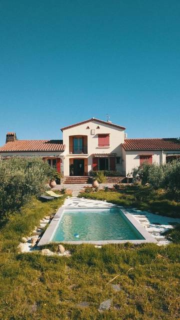 Cottage pour 10 personnes, avec vue ainsi que piscine et jardin, animaux acceptés à Ortaffa