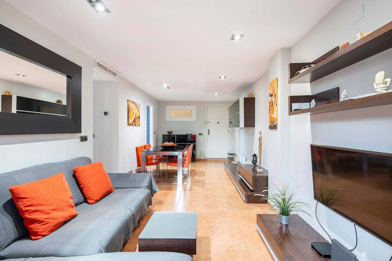 Apartamento entero, Apartamento 'Con Terraza' con Piscina Compartida, Wi-Fi y Aire Acondicionado in Playa de Los Lances, Tarifa