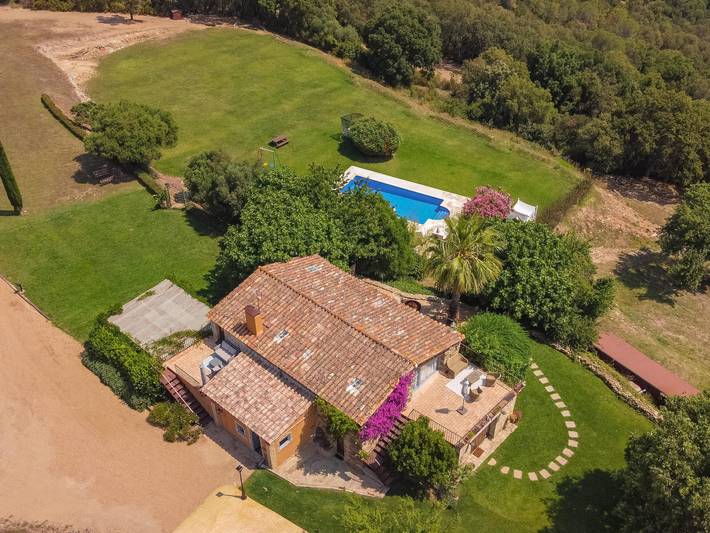 Casa rural para 13 personas, con Balcón y Terraza además de Jardín y Piscina en Cruilles