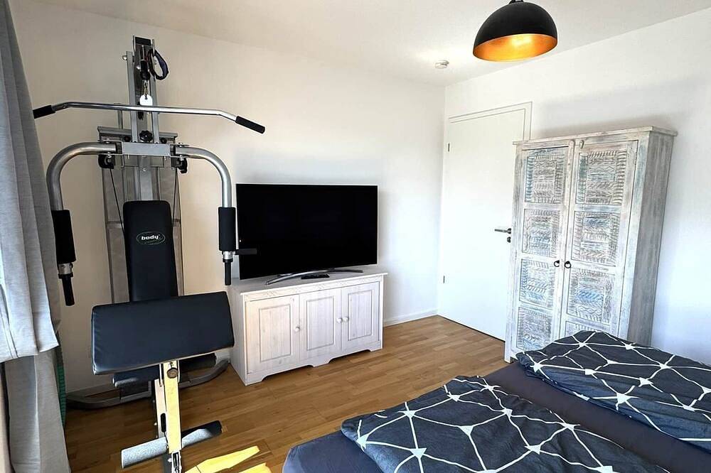 Entire apartment, Upscale living with balcony & only 10 minutes to Bamberg in Stegaurach, Upper Franconia