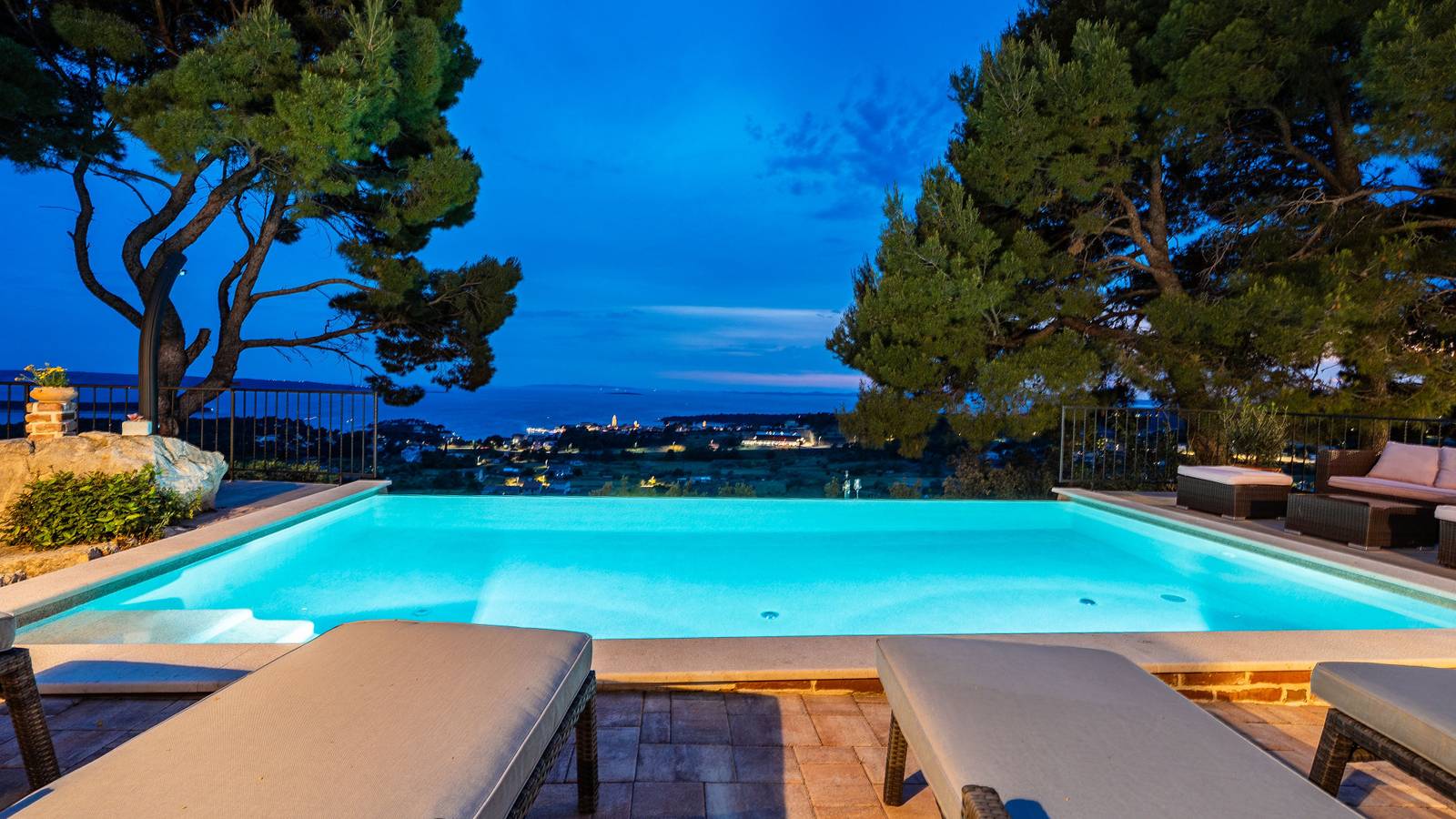 Vila Pantovcak with stunning views by Villas Guide in Banjol, Rab