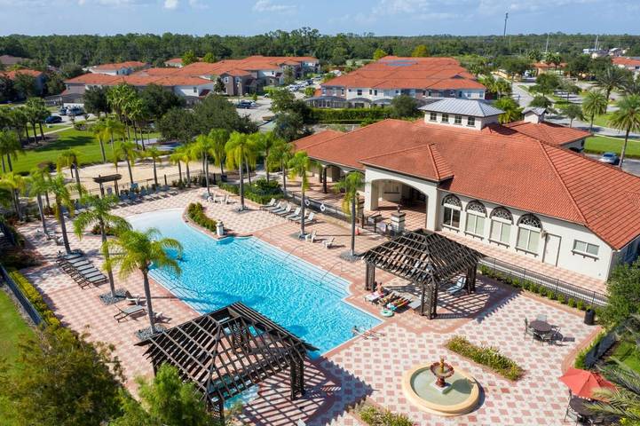 Apartamento para 8 personas, con vistas al lago y jardín además de piscina y terraza en Kissimmee