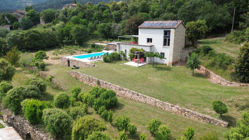 Villa voor 10 personen, met terras en tuin in de Ardèche