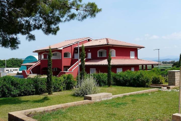 Ferienwohnung für 6 Personen, mit Terrasse und Pool in Puntone
