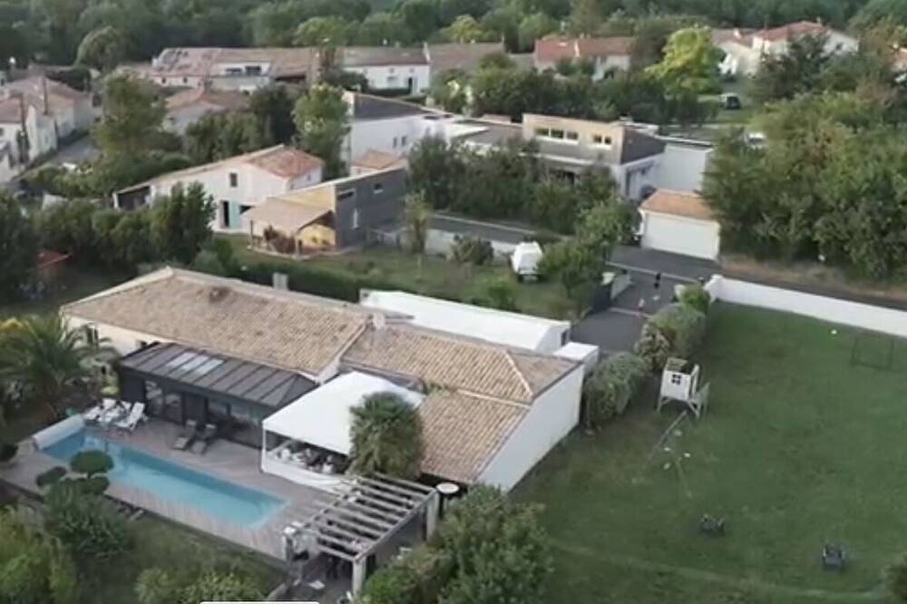 Beautiful family home 3km from the beach in Semussac, Saintes und Umgebung