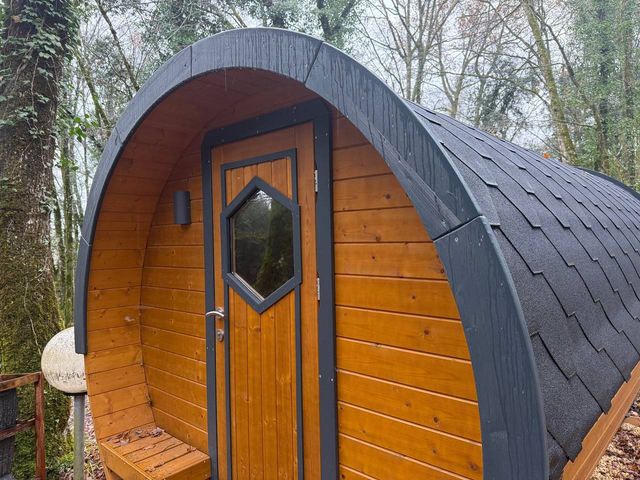 Appartement de vacances entier, Tiny Home La Sarladaise avec sauna et bain nordique in Calviac-en-Périgord, Périgord Noir