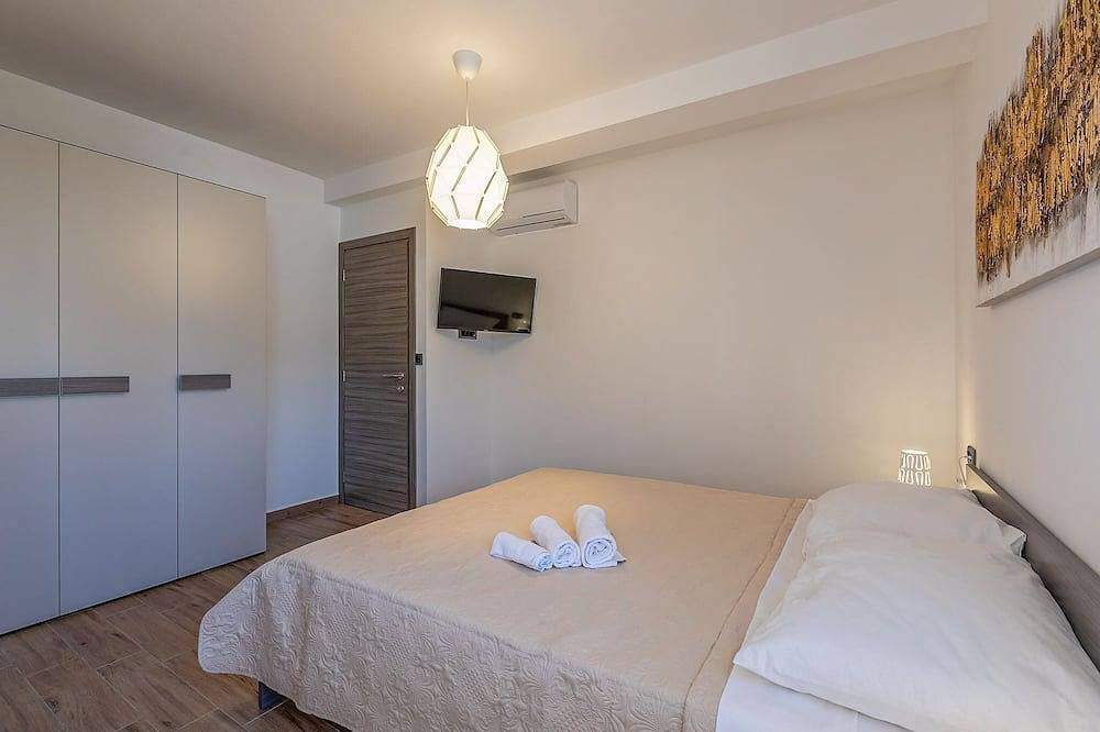 Moderne Villa mit beheiztem Privatpool in ruhiger Lage nahe Pula in Marčana, Südküste Istrien