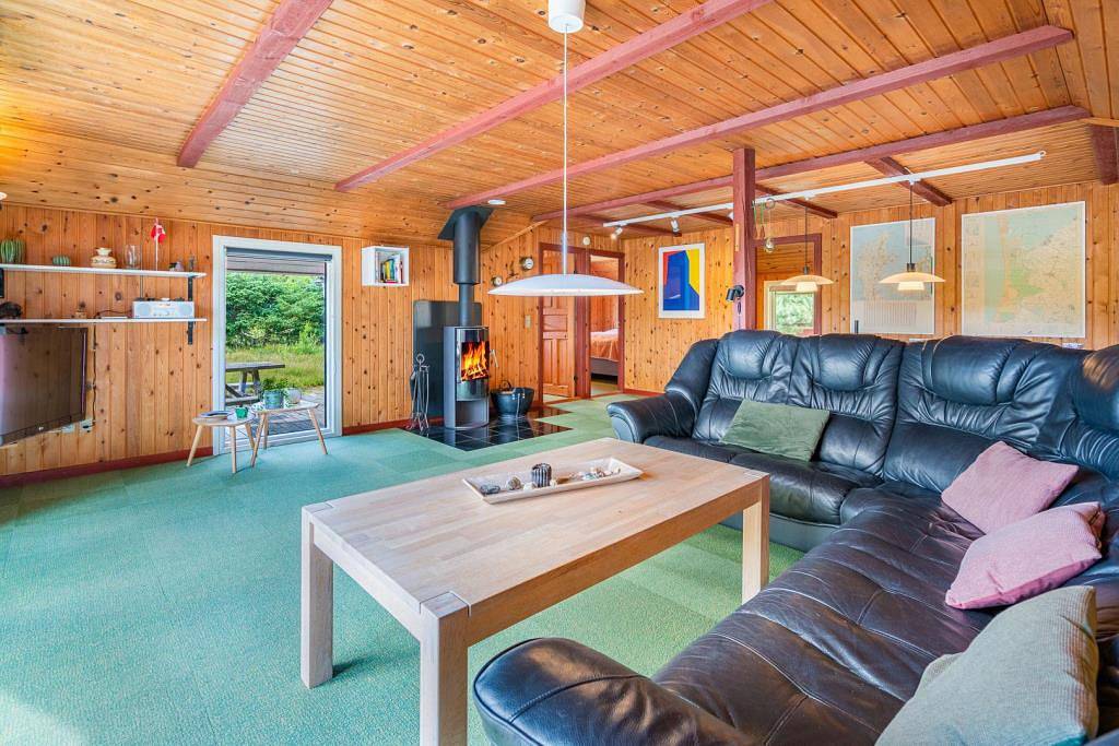 Gemütliches und gepflegtes Ferienhaus mit Wintergarten, Sauna und ruhiger Lage im Grünen in Nørre Nebel, Varde