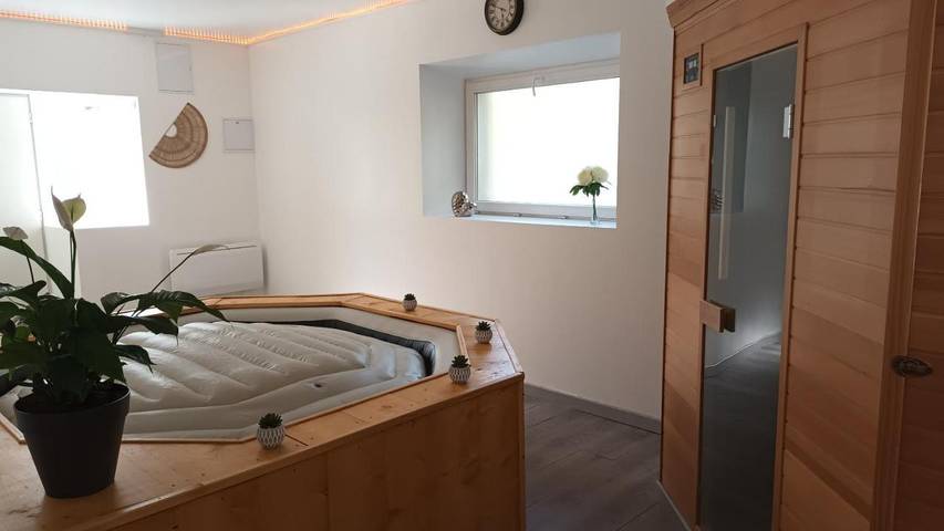 Location de vacances pour 10 personnes, avec terrasse et sauna, animaux acceptés à Pradelles - 3