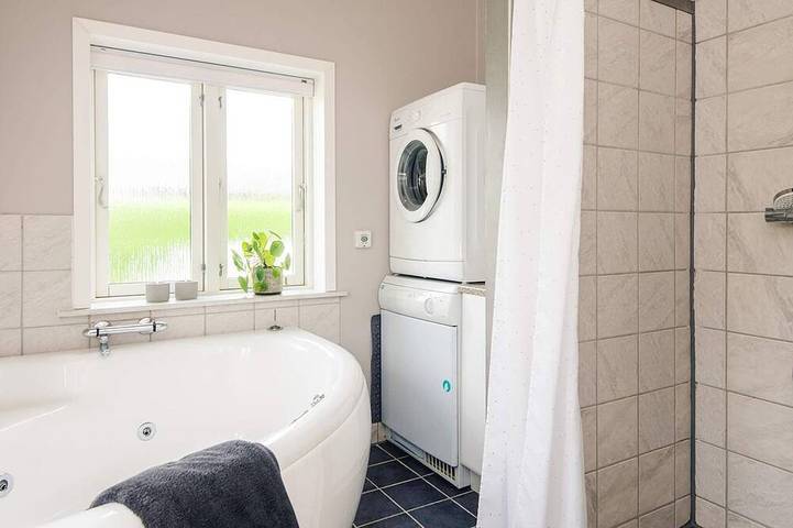 Ferienhaus für 4 Personen, mit Whirlpool und Terrasse sowie Garten und Sauna in Flovt Strand - 4