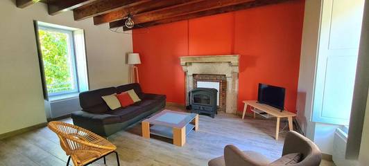 Gîte pour 6 personnes, avec vue et jardin à Les Châtelliers-Châteaumur