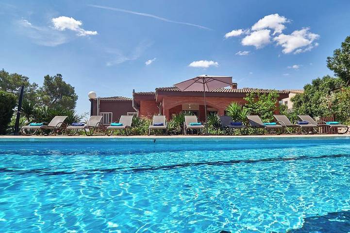 Villa pour 12 personnes, avec piscine et jacuzzi à Olivella