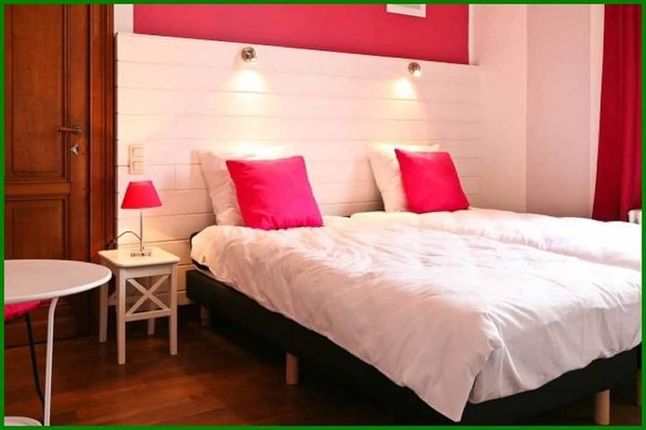 Gîte pour 20 personnes, avec jacuzzi à Tintigny