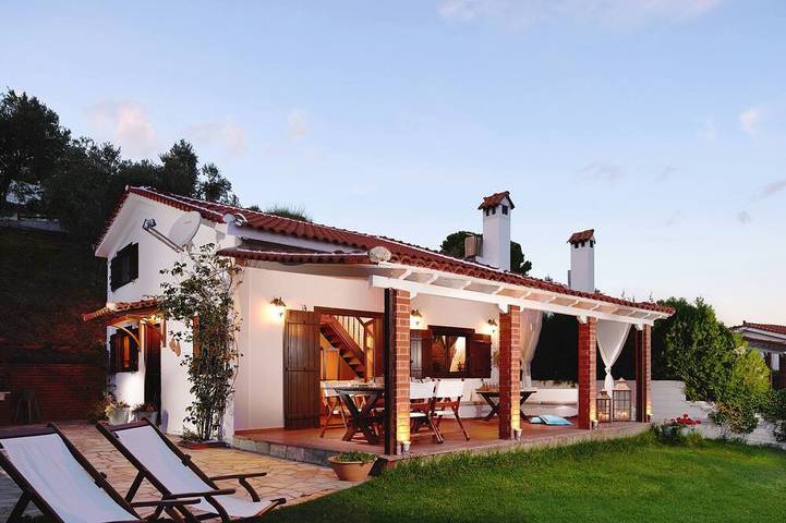 Villa für 5 Personen, mit Balkon und Garten - 1
