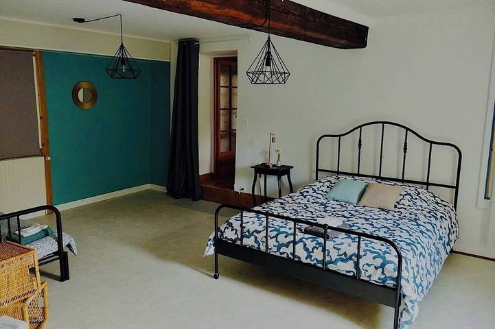 Location de vacances pour 15 personnes, avec Balcon et Jardin à Marcollin - 2
