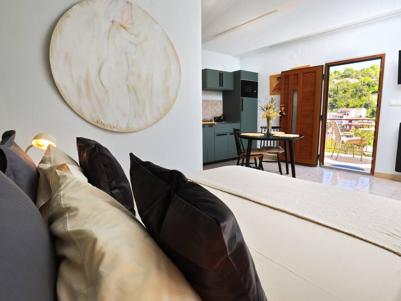 Ganze Wohnung, Kleines Steinhaus in einem ruhigen Ort auf der Insel Solta in Stomorska, Solta