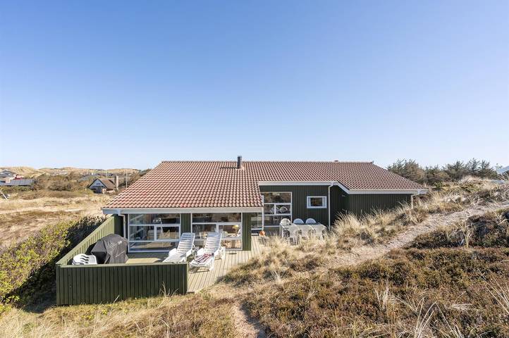 Ferienhaus für 10 Personen, mit Sauna und Whirlpool sowie Terrasse, mit Haustier in Houvig