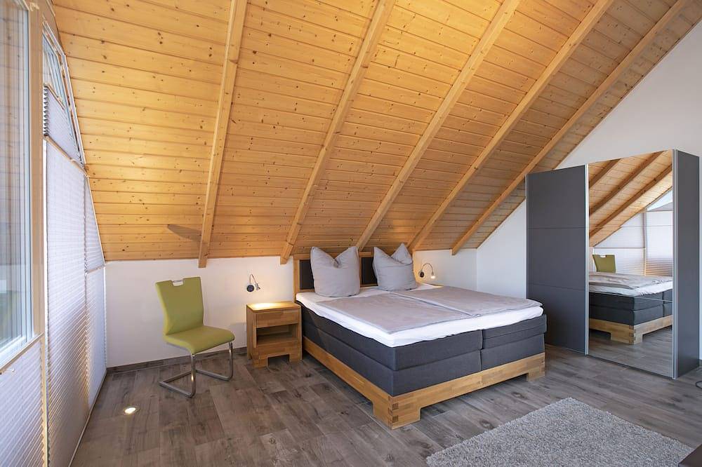 Strandhaus am See, Außen Whirlpool und Sauna zur alleinigen Nutzung, 30m zum See in Göhren-Lebbin, Fleesensee