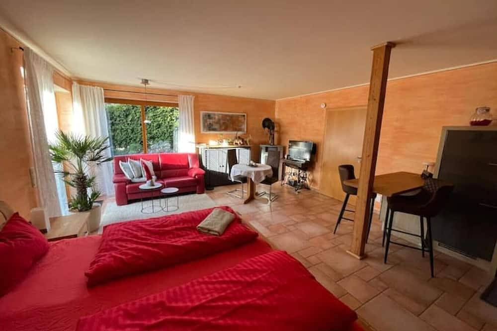 Ganze Wohnung, Studio am Rand von Dresden (ca. 44m²) in Klotzsche, Dresden