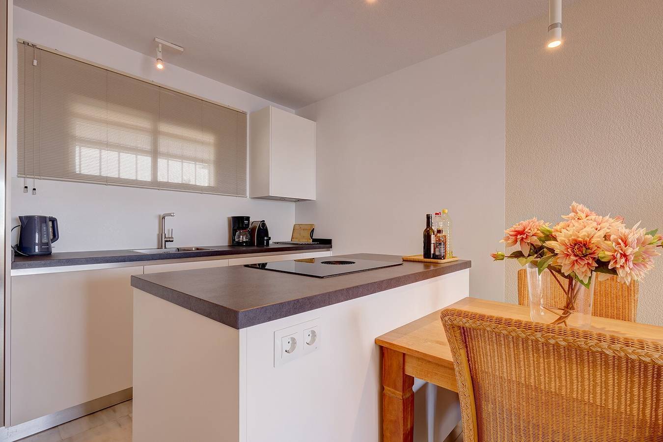 Appartement entier, Appartement "Boulevard 302" près de la mer avec vue sur mer et piscine in Estepona, Costa del Sol