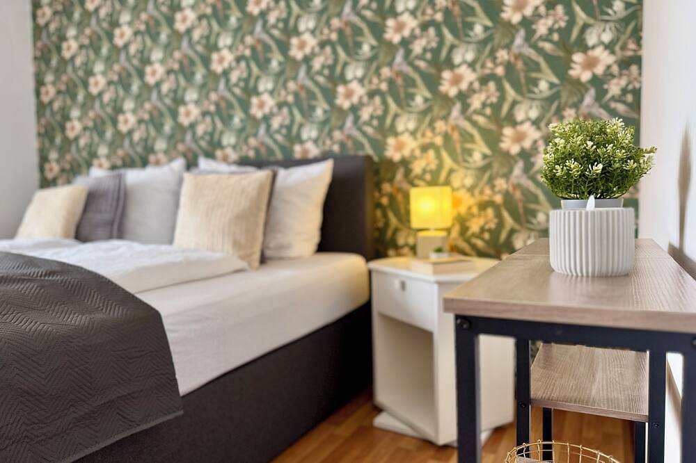 Grüne Oase in Weikersheim – Ganzes Haus, 2 Apartments, bis 10 Gäste in Weikersheim, Taubertal