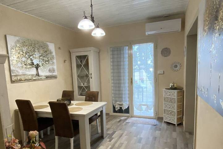 Casa vacanza per 4 persone, con giardino e balcone in Pedara