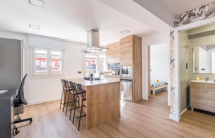 Apartamento para 8 personas, con Balcón además de Terraza y Vistas en Leganés