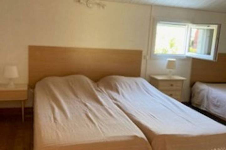 Location de vacances pour 6 personnes, avec terrasse et jardin dans La Bergerie - 3