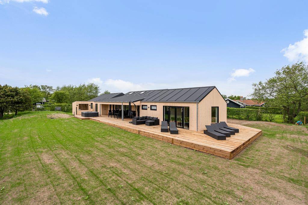 Five-star holiday home in Blåvand with outdoor hot tub in Blavand, Varde Region