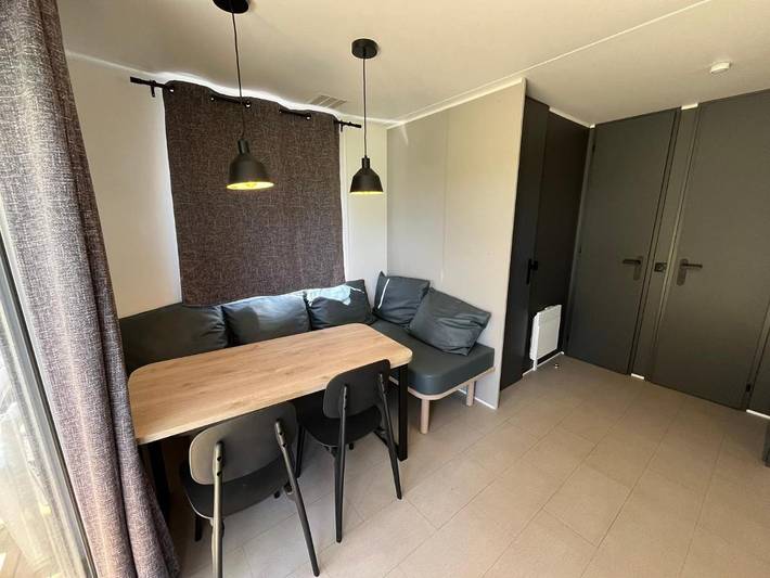 Parc de vacances pour 2 personnes, avec piscine et jardin à Arc-et-Senans - 3