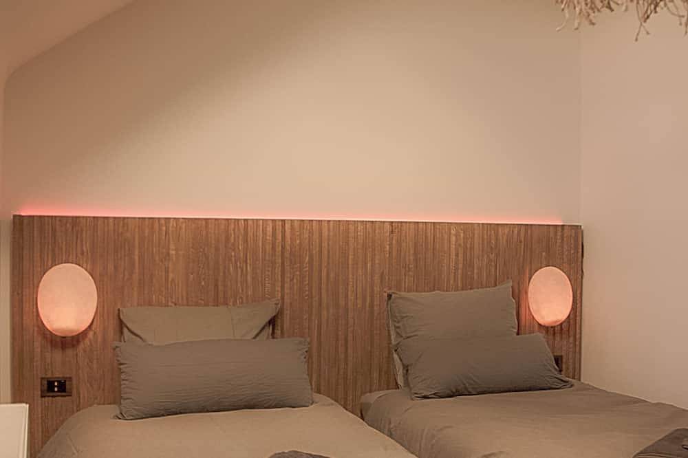 Geheel appartement, - 2 Bedroom Terrace Apartment Charleroi Airport in Ransart, Charleroi