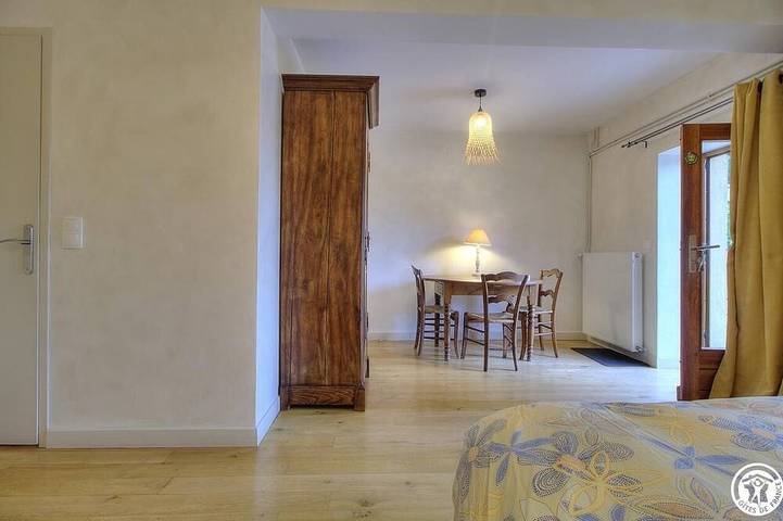 Location de vacances pour 6 personnes, avec piscine et jardin à Trévoux - 2