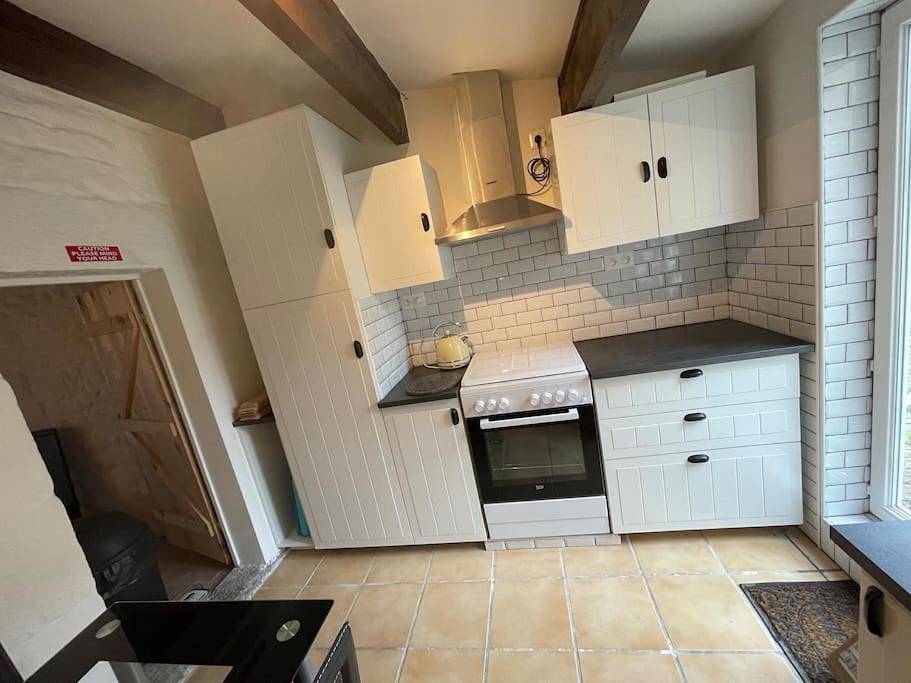 La Petit Fleur - the little flower, cosy cottage in Saint-Michel-de-Montjoie, Région d'Avranches