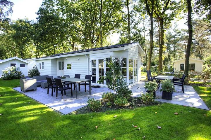 Ferienhaus für 4 Personen, mit Balkon/Terrasse und Terrasse sowie Garten
