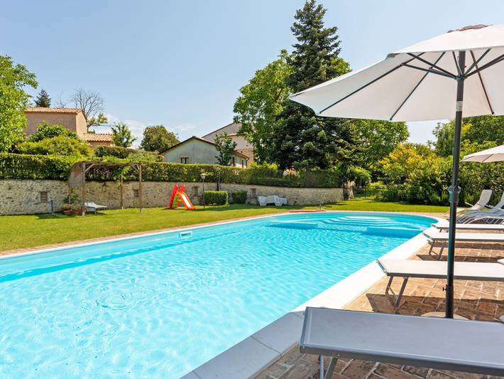 Location de vacances pour 4 personnes, avec jardin ainsi que terrasse et piscine, animaux acceptés à Città di Castello - 3