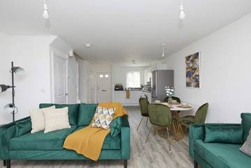 Holiday Rental for 6 People in Derby, Midlands, Photo 3