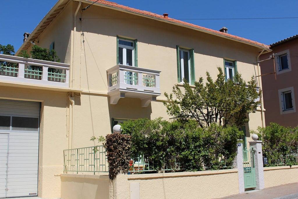 Villa Regina, ch. d'hôtes, clim, piscine, centre-ville - Chambre 1 in Vaison-la-Romaine, Parc naturel régional du Mont-Ventoux