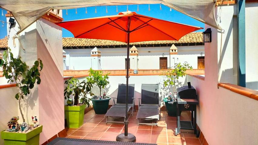 Apartamento para 5 personas, con Balcón y Terraza además de Jardín y Piscina en Vélez de Benaudalla