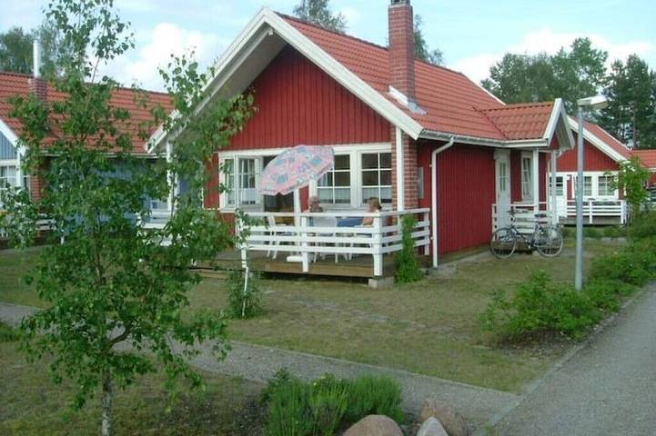 Ferienwohnung für 6 Personen, mit Terrasse und Garten in Userin