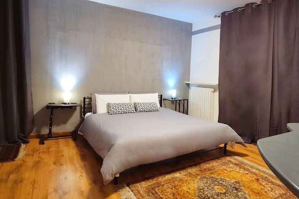 Glamour-Architecture-organic,panorama-private park-sports,Spamini,badmigton in Ferriere, Parmense Apennines