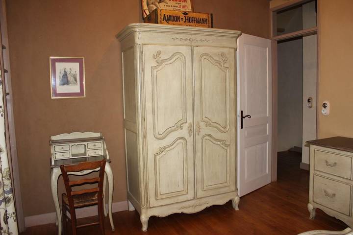 Gîte pour 4 personnes, avec piscine ainsi que terrasse et jardin, animaux acceptés à Brison-Saint-Innocent - 3