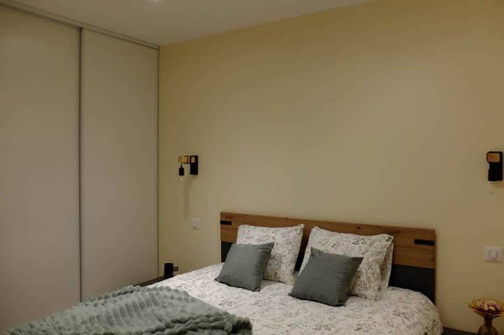 Location de vacances pour 4 personnes, avec jacuzzi et balcon dans Bazeilles - 3